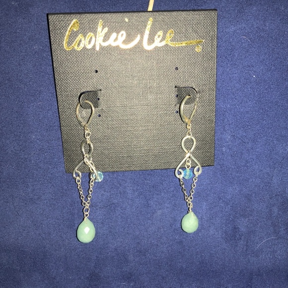 E2/ NWT Cookie Lee Earrings - Green Stone - Picture 2 of 3